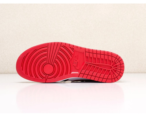 Кроссовки Nike Air Jordan 1